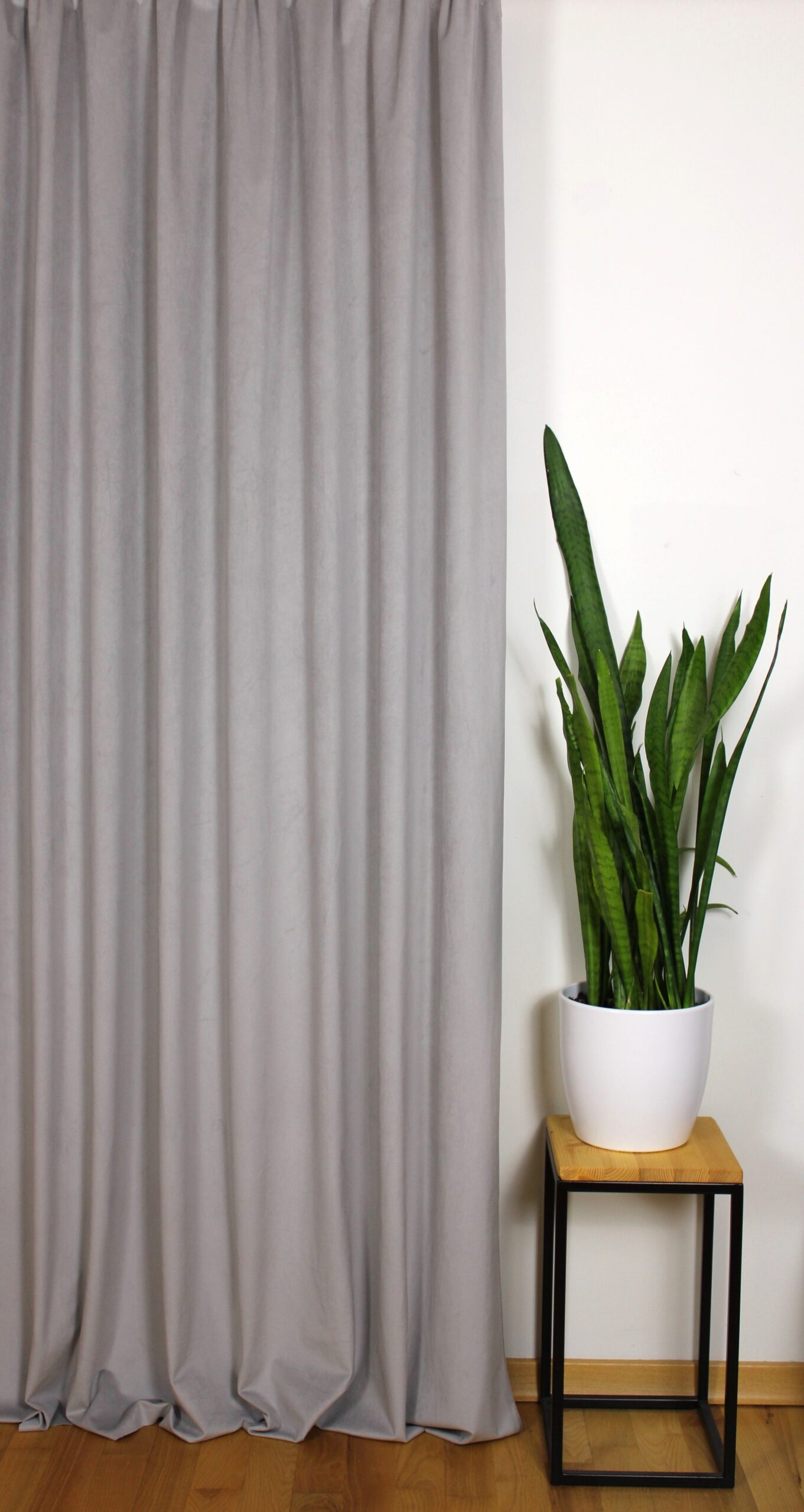 Zasłona gotowa welur jasny szary