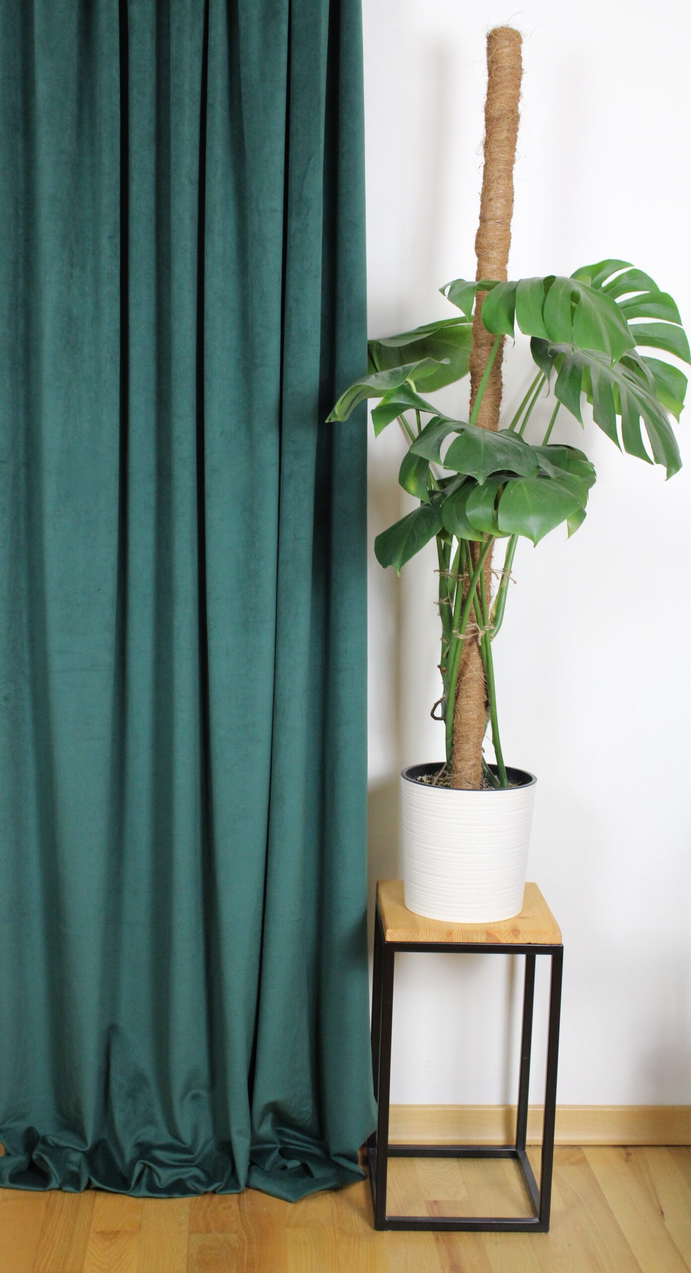 Zasłona gotowa welur butelkowa zieleń gładka