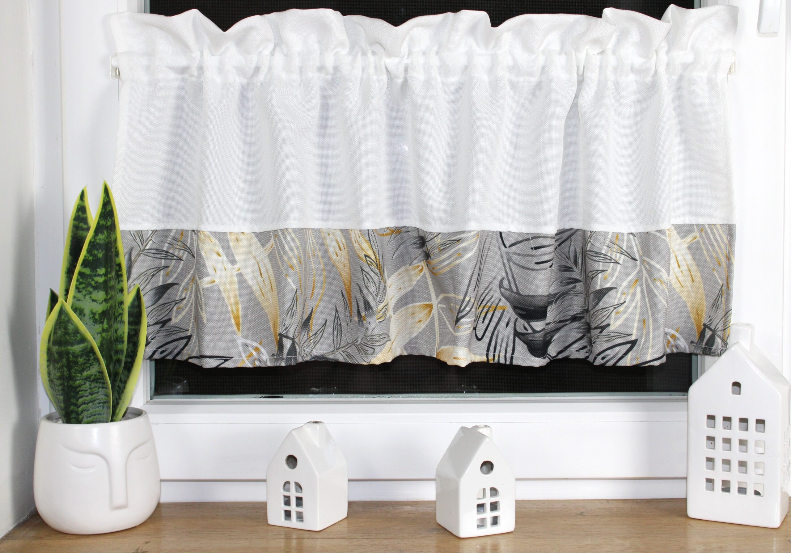 Zazdrostka dekoracyjna w szaro-złote gałązki