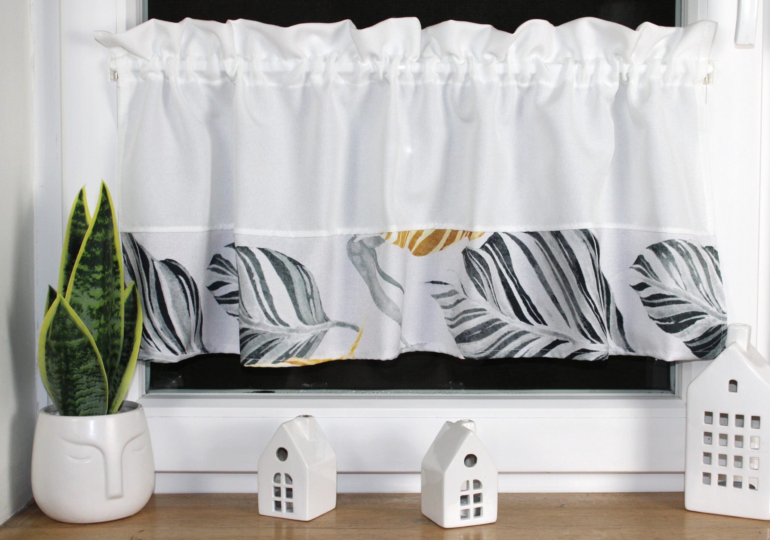 Zazdrostka dekoracyjna biała w szaro-złote liście